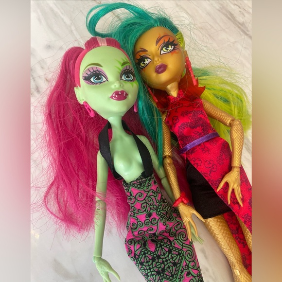 [SOLD] Jinafire Long Venus McFlytrap Fierce Rockers 2 Dolls - Picture 13 of 15